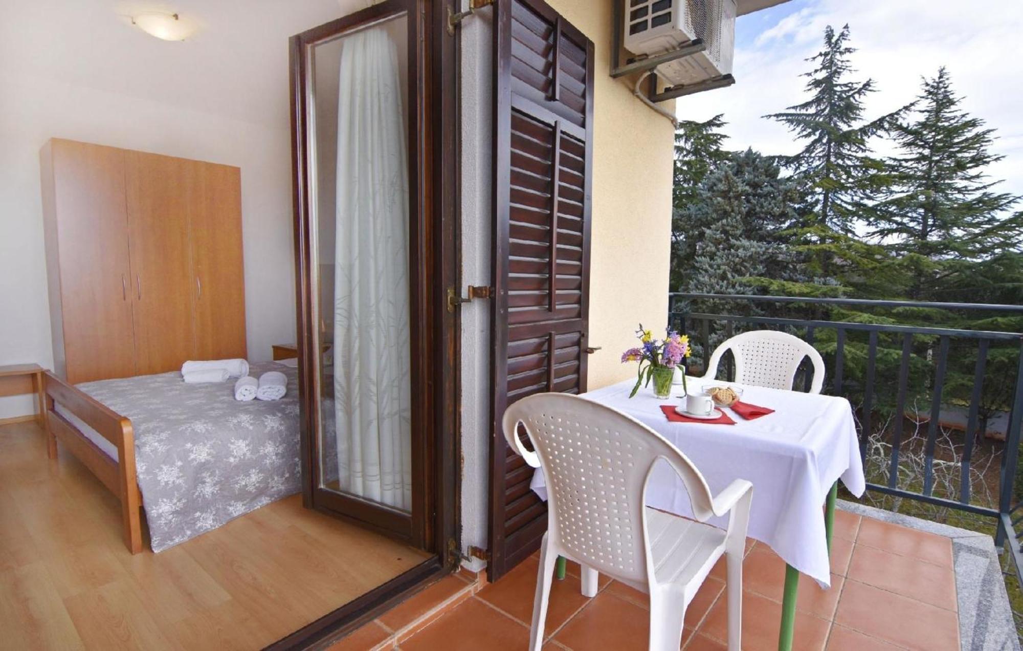 Fuer Paare Mit Gemeinschaftspool In Valica Apartman *
