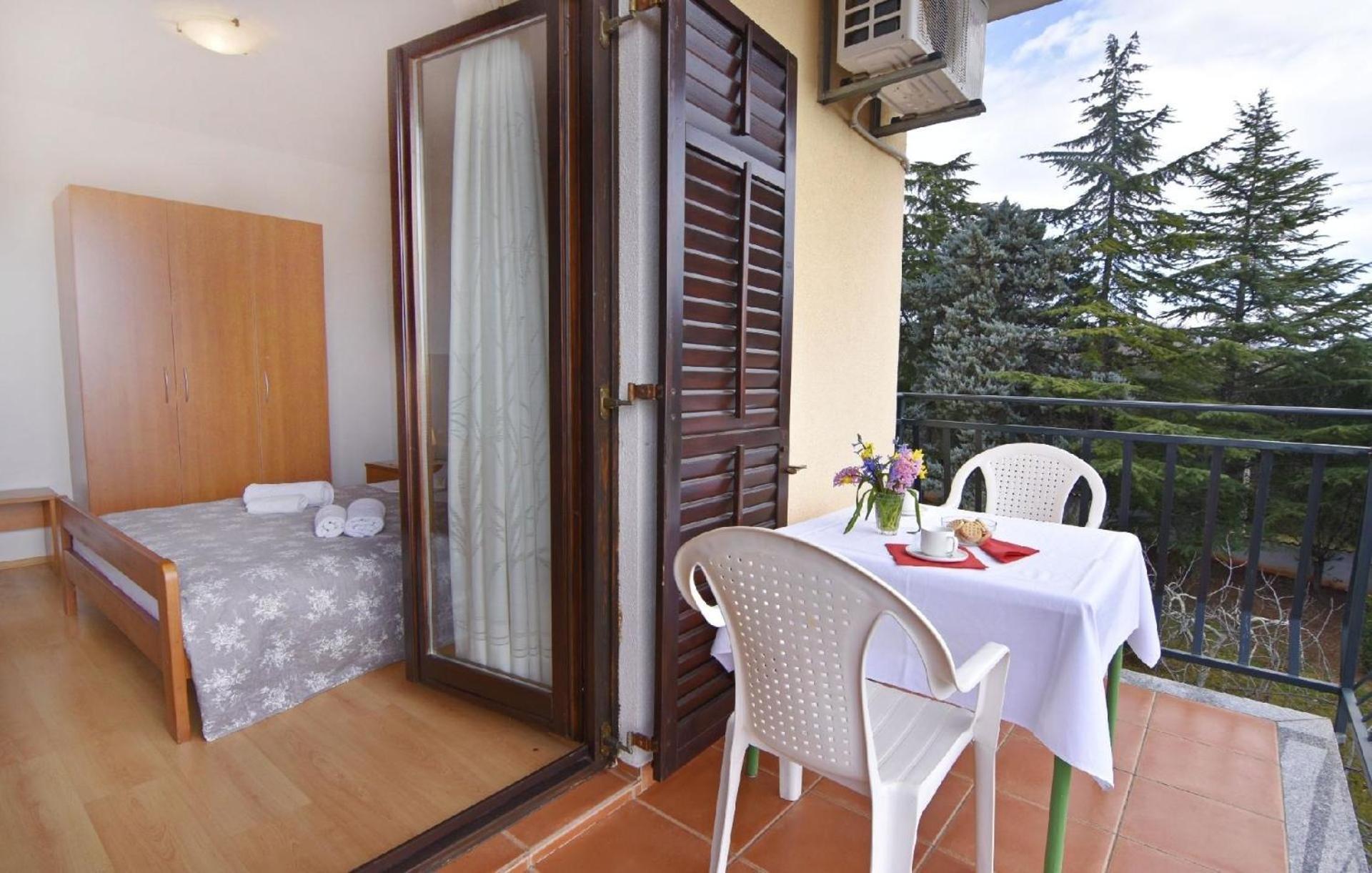 Apartman Fuer Paare Mit Gemeinschaftspool In Valica *